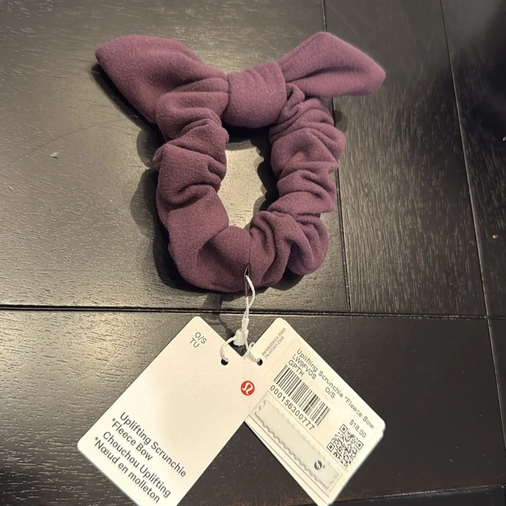 LULULEMON Uplifting Scrunchie Fleece Bow‎ – Grape Thistle purple  💜 NWT